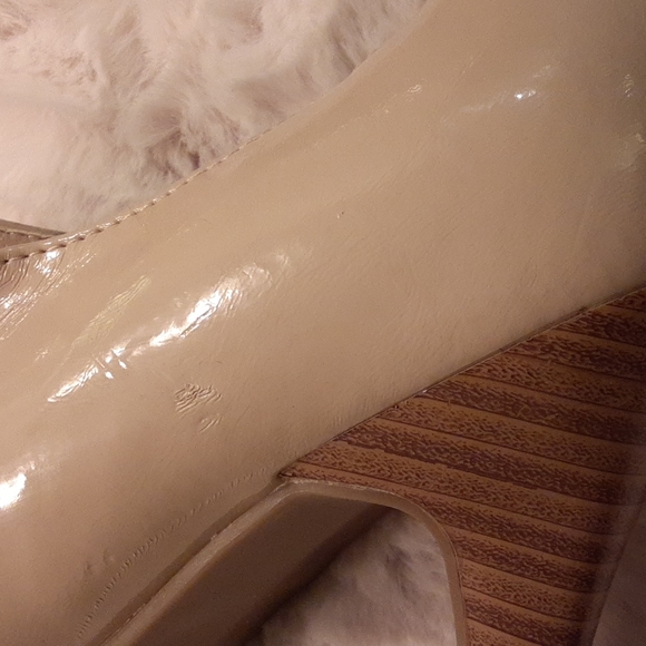 BWWOT* (w/FREE Belt in Nude) Madeline Nude Platform Pumps. Sz 9. Velcro Closure - Picture 10 of 16